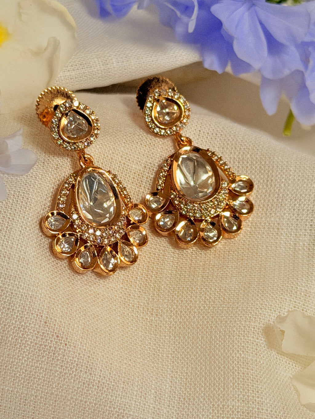 Vihana Polki Kundan Drop Earrings – Gold Finish Traditional Statement Earrings - Vihana Polki Kundan Drop Earrings – Gold Finish Traditional Statement Earrings (1)