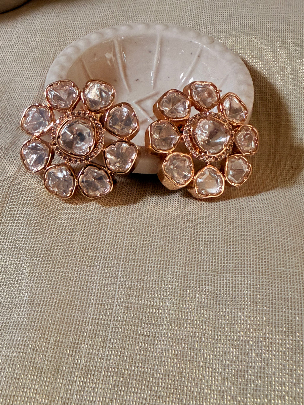 Royal Floral Polki Kundan Choker Necklace Set with Statement Stud Earrings – Rose Gold Finish - Royal Floral Polki Kundan Choker Necklace Set with Statement Stud Earrings – Rose Gold Finish (1)