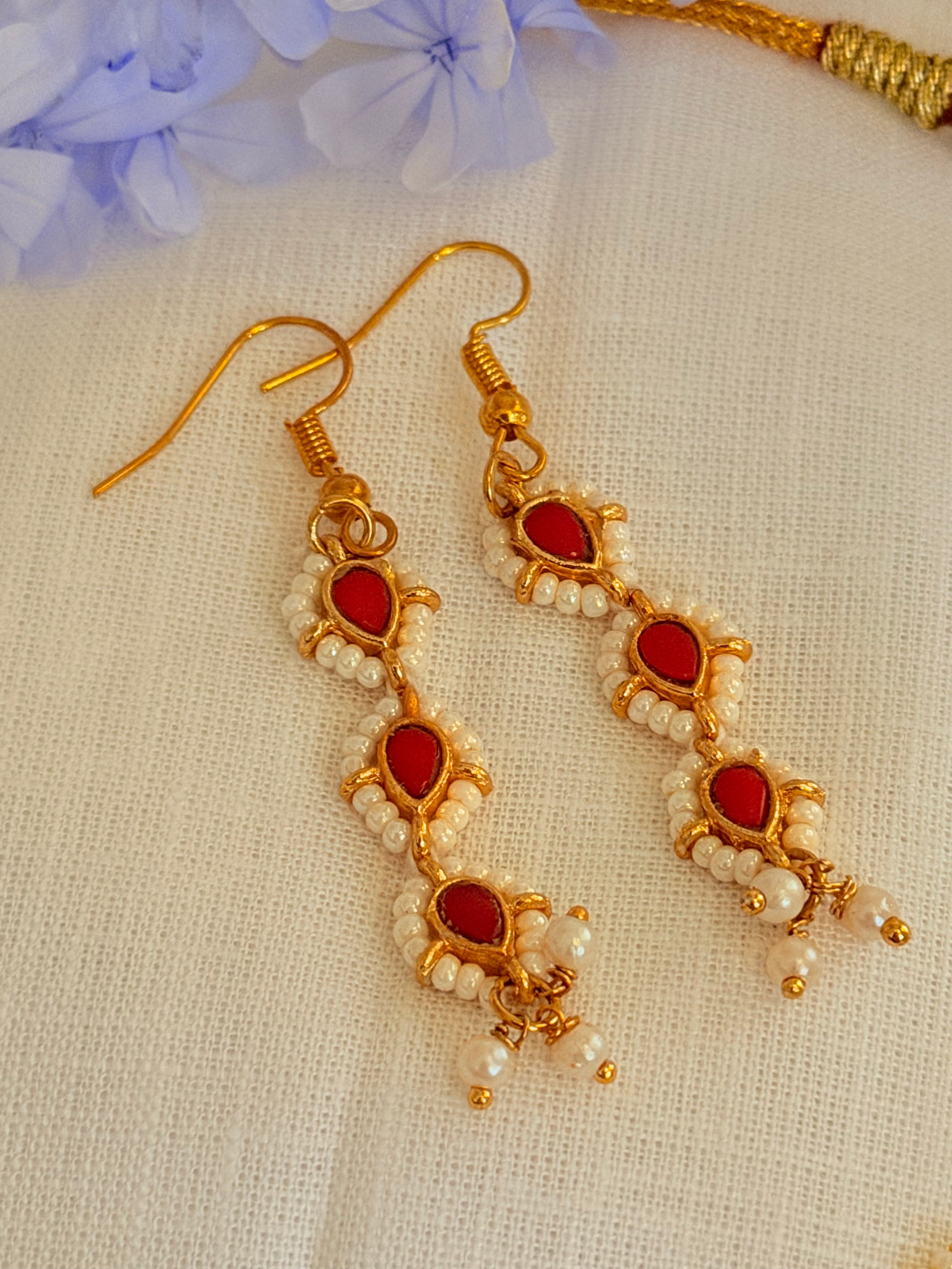 Aurelia Pearl Teardrop Necklace Set - Coral Red (3)