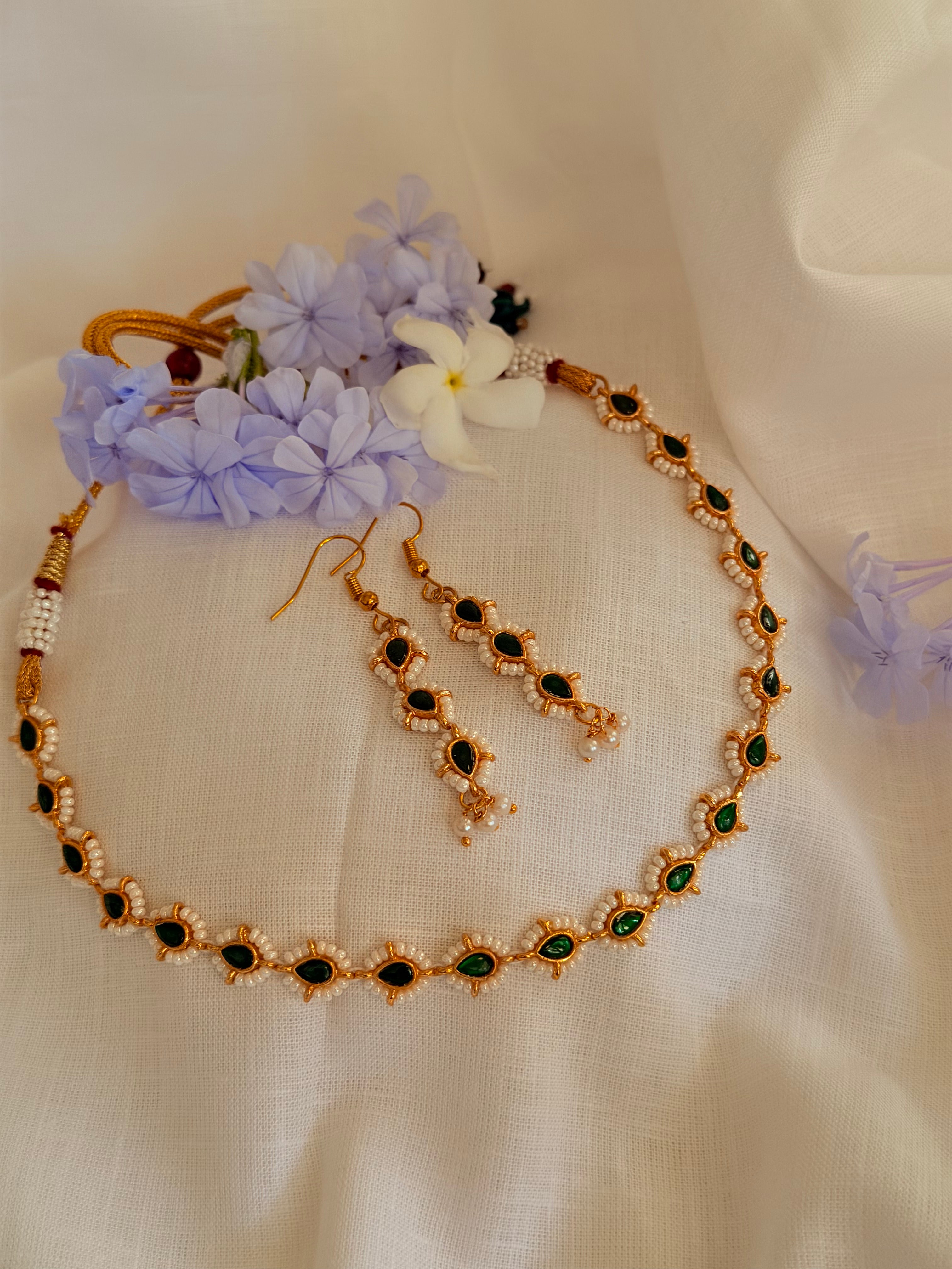 Aurelia Pearl Teardrop Necklace Set - Emerald Green (1)