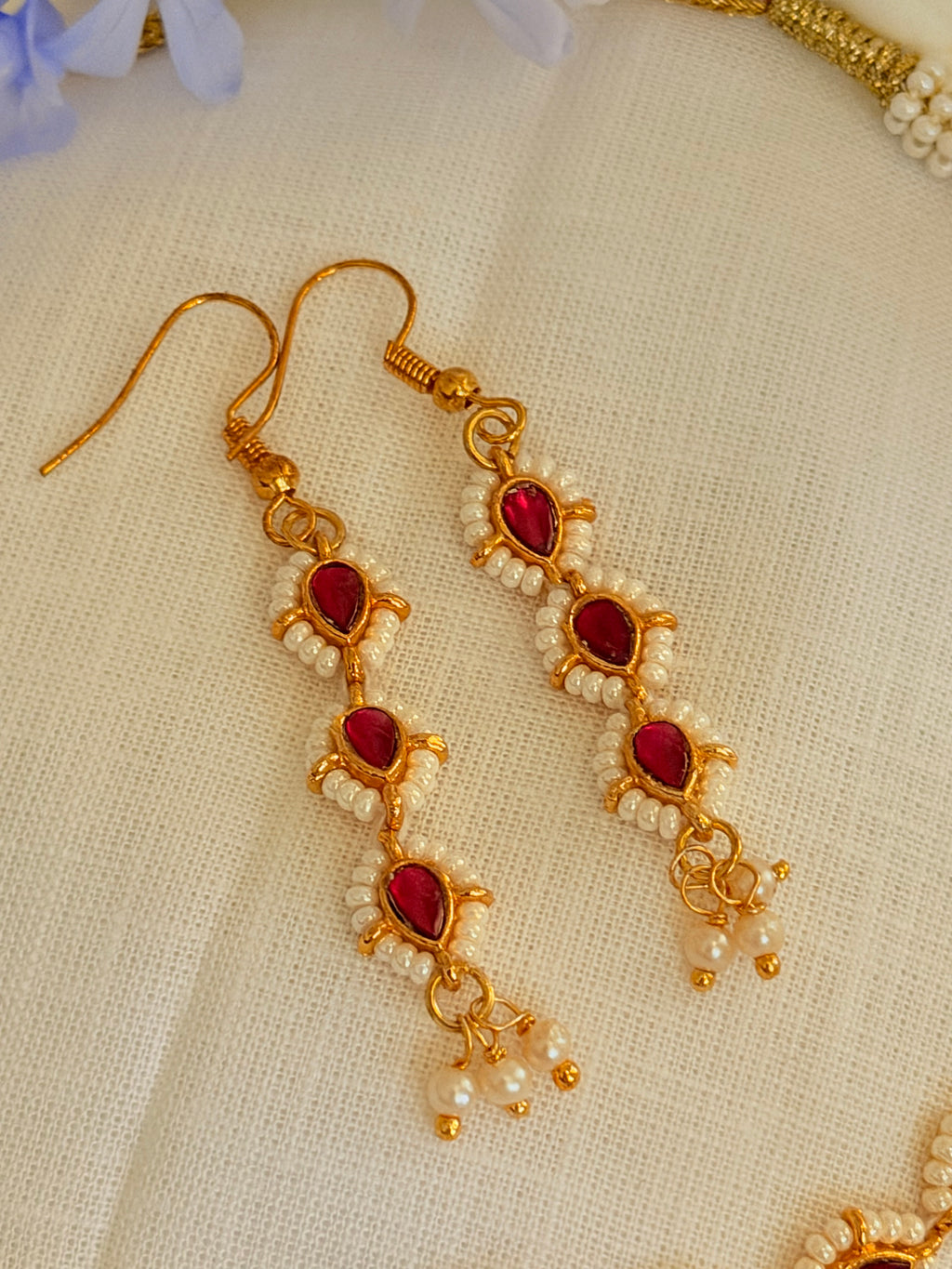 Aurelia Pearl Teardrop Necklace Set - Ruby (3)