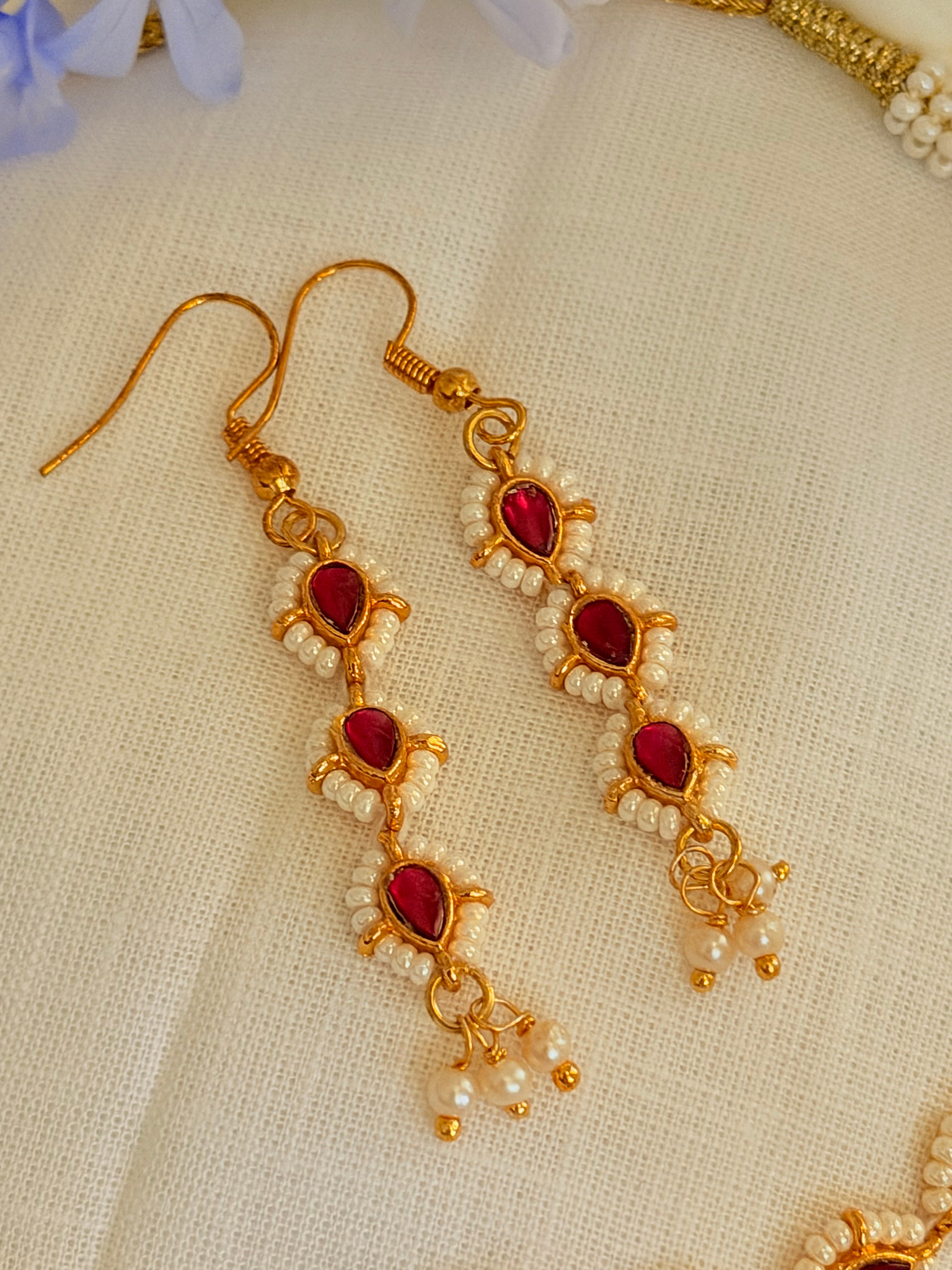 Aurelia Pearl Teardrop Necklace Set - Ruby (3)