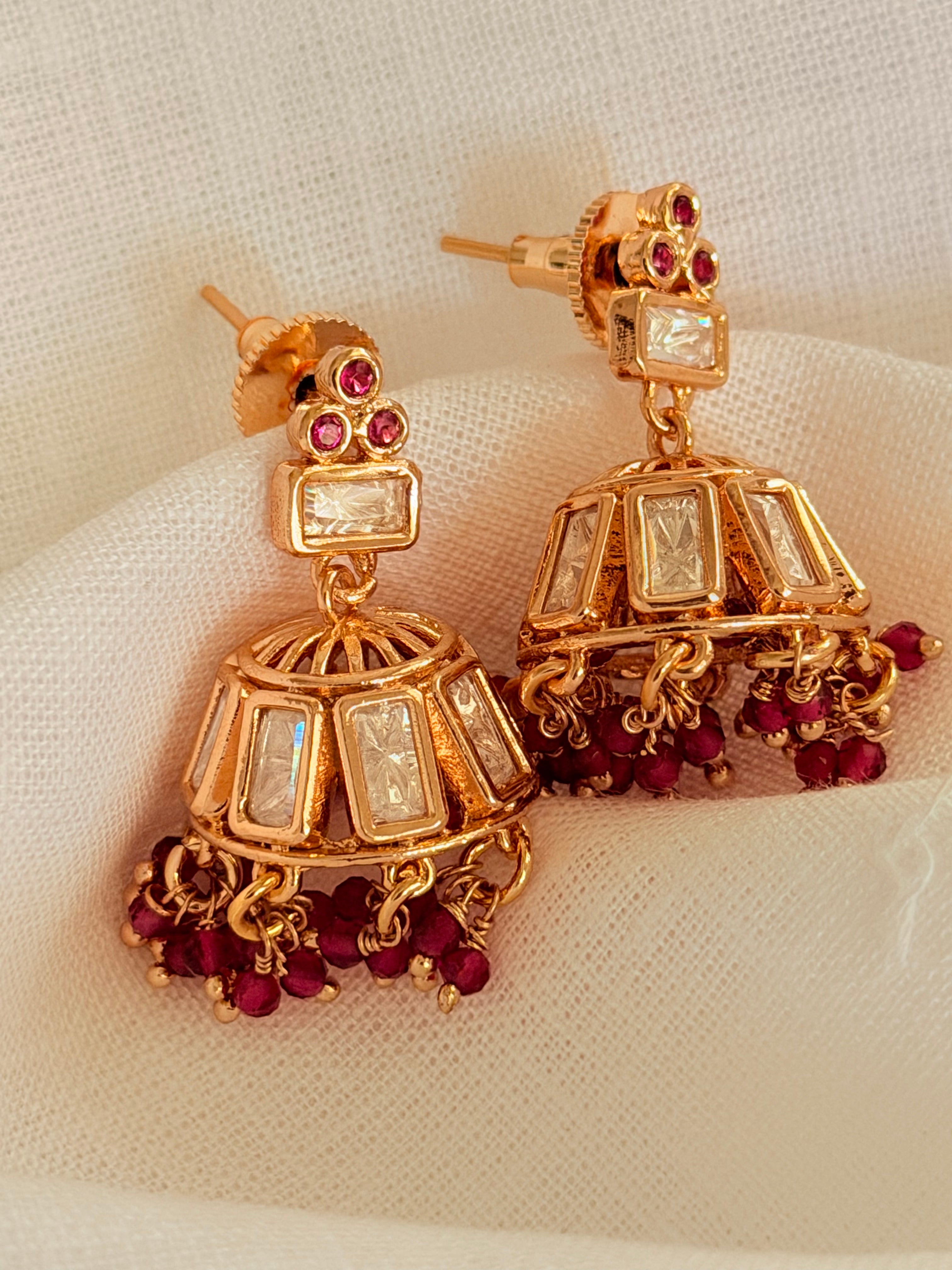 Nyra Baguette Necklace Set - Ruby (3)