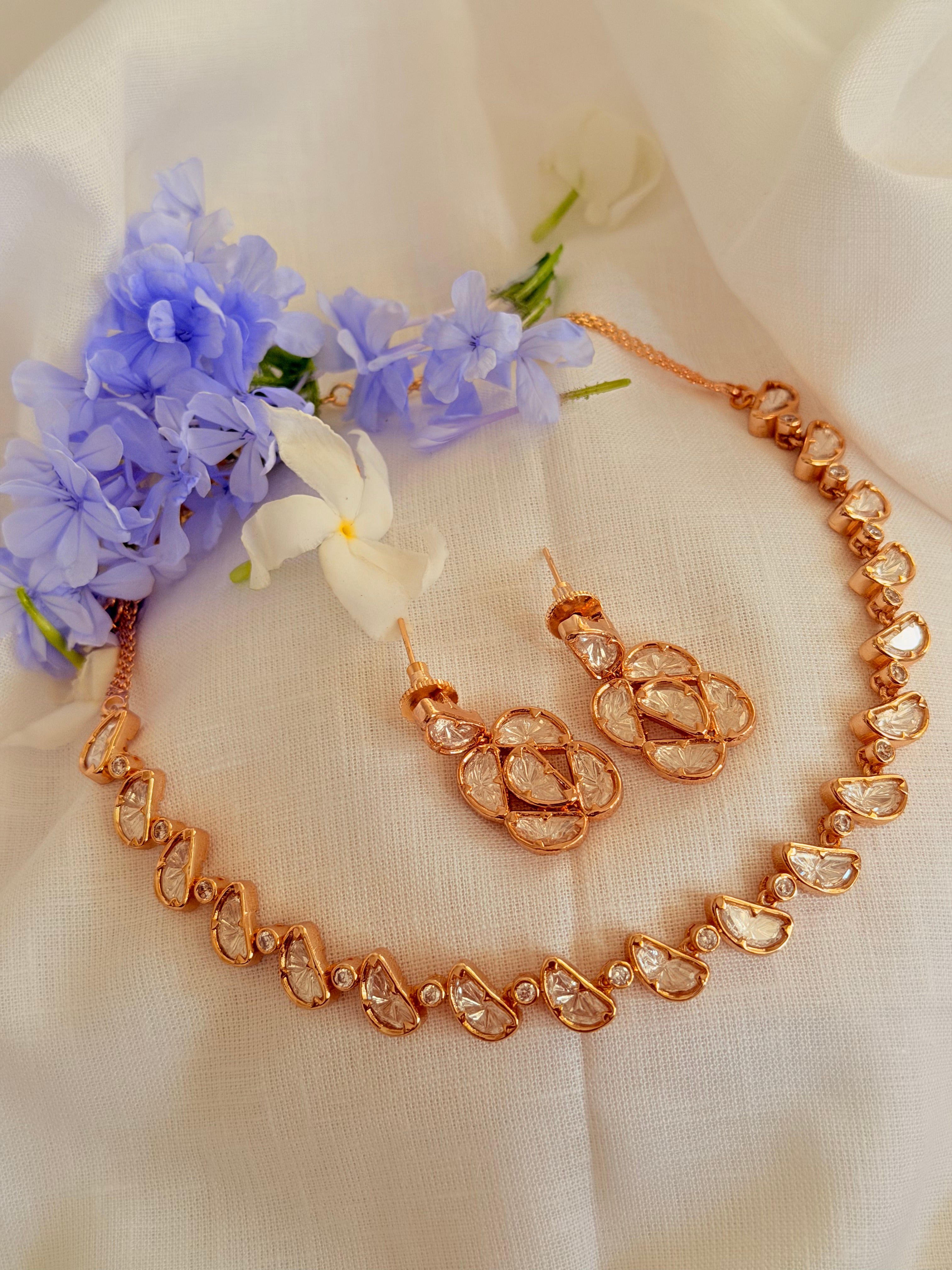 Elysia Crystal Petal Necklace Set - Elysia Crystal Petal Necklace Set (1)