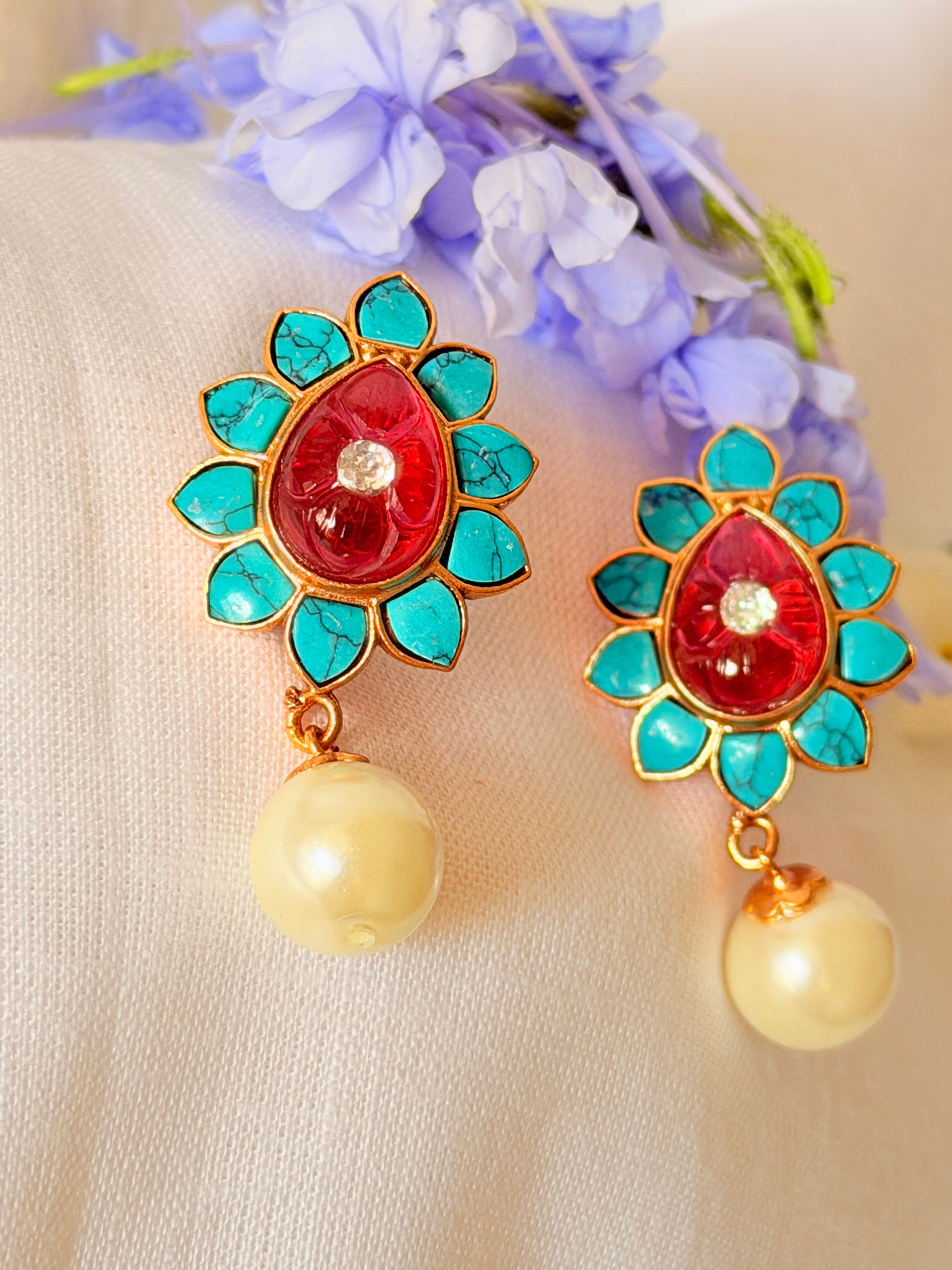 Maravelle Pearl Floral Stud Earrings - Red & Blue (1)