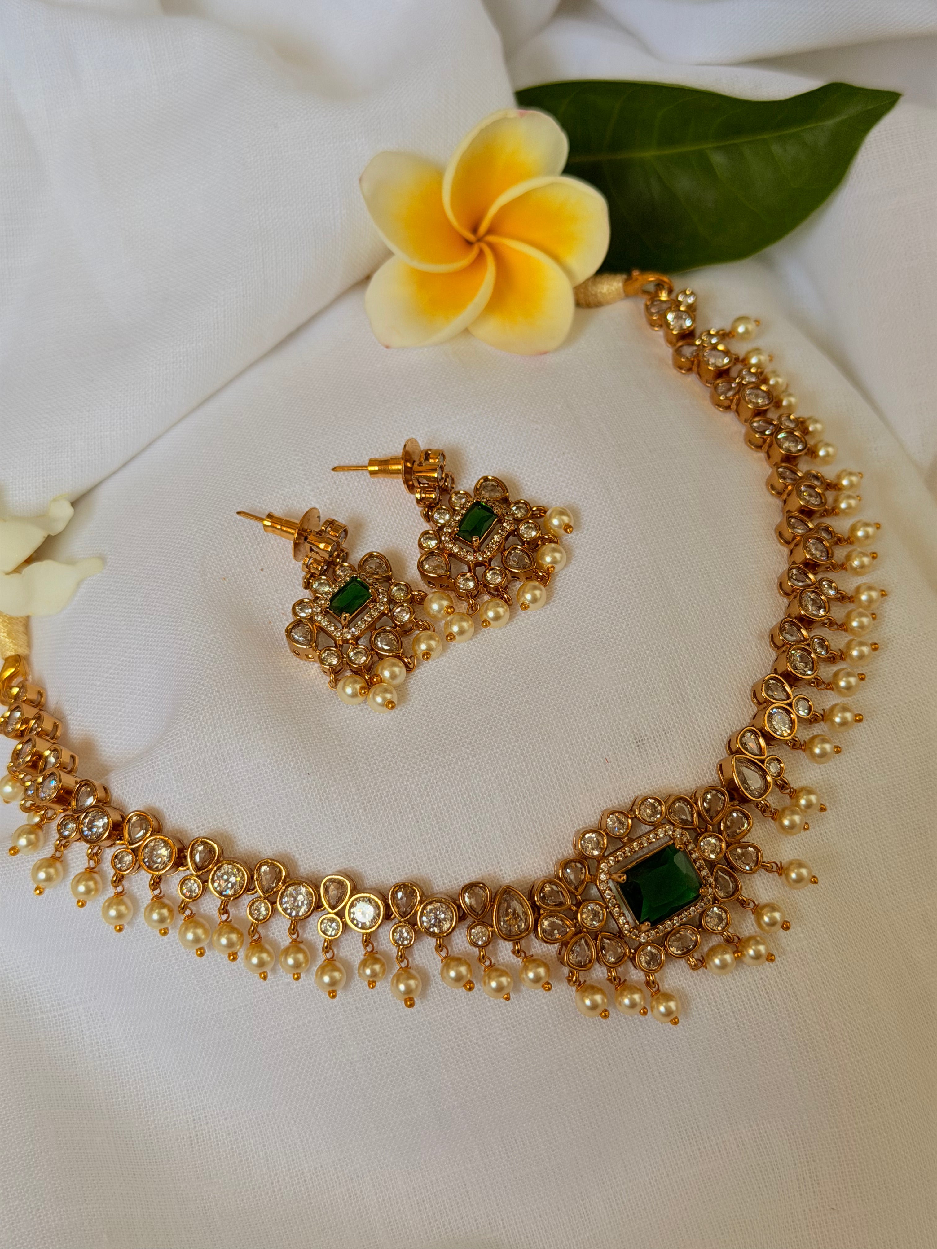 Vaidehi Emerald Bridal Choker Set - Green (1)