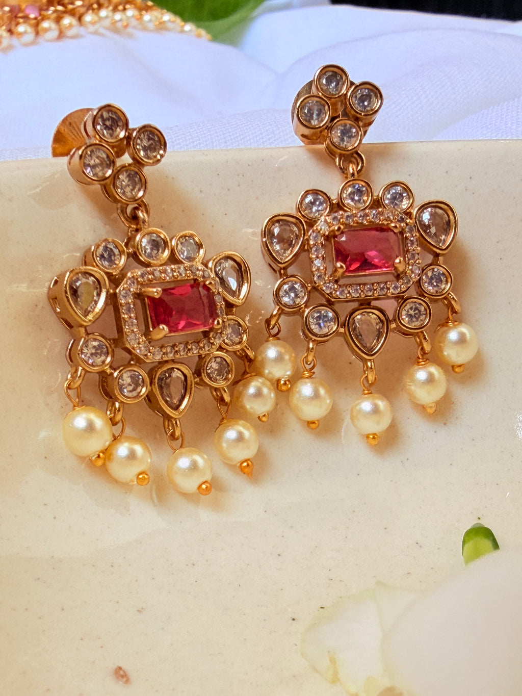 Vaidehi Emerald Bridal Choker Set - Red (3)