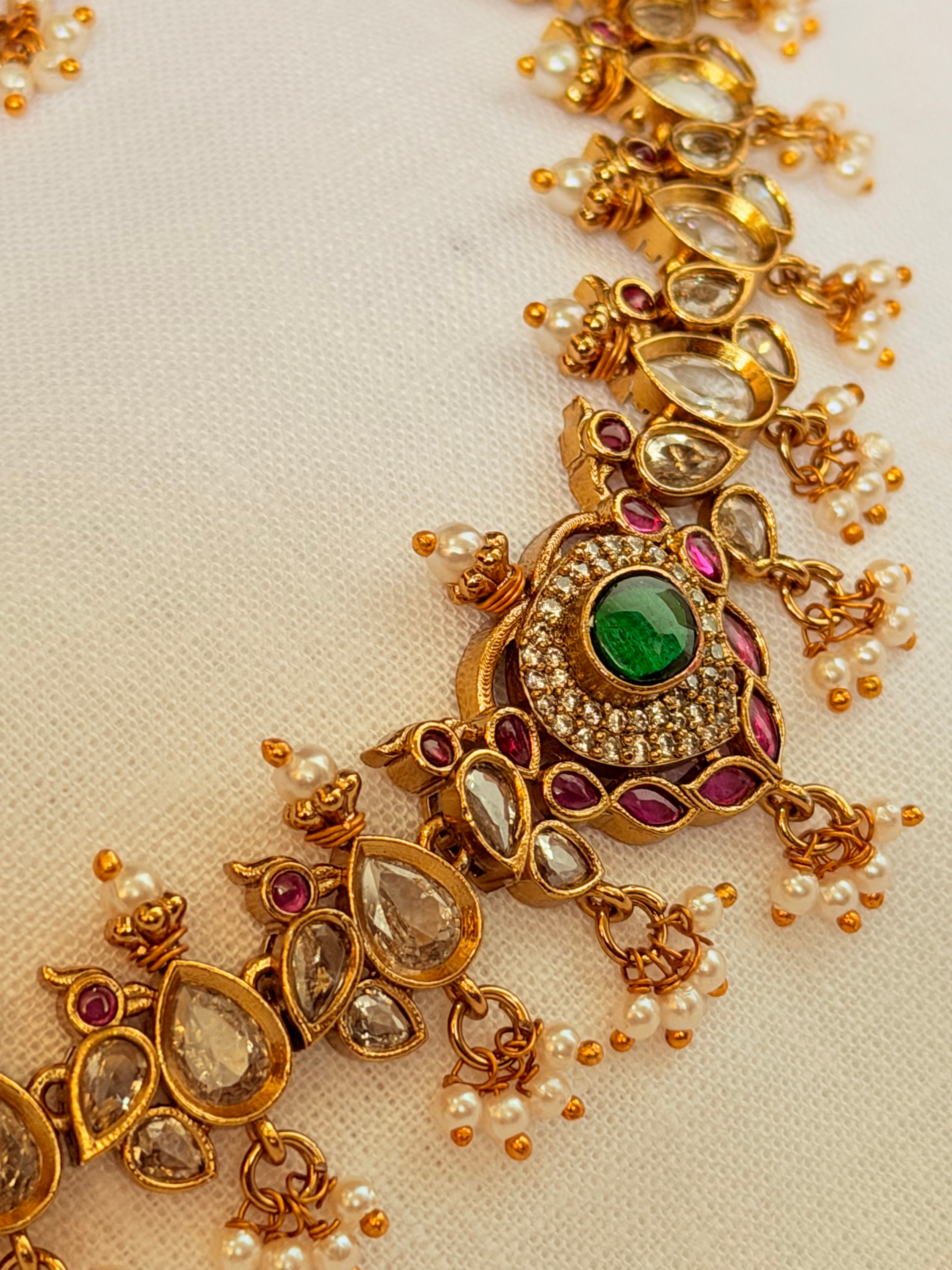 Vasundhara Kemp Stone Choker Necklace Set - Vasundhara Kemp Stone Choker Necklace Set (2)