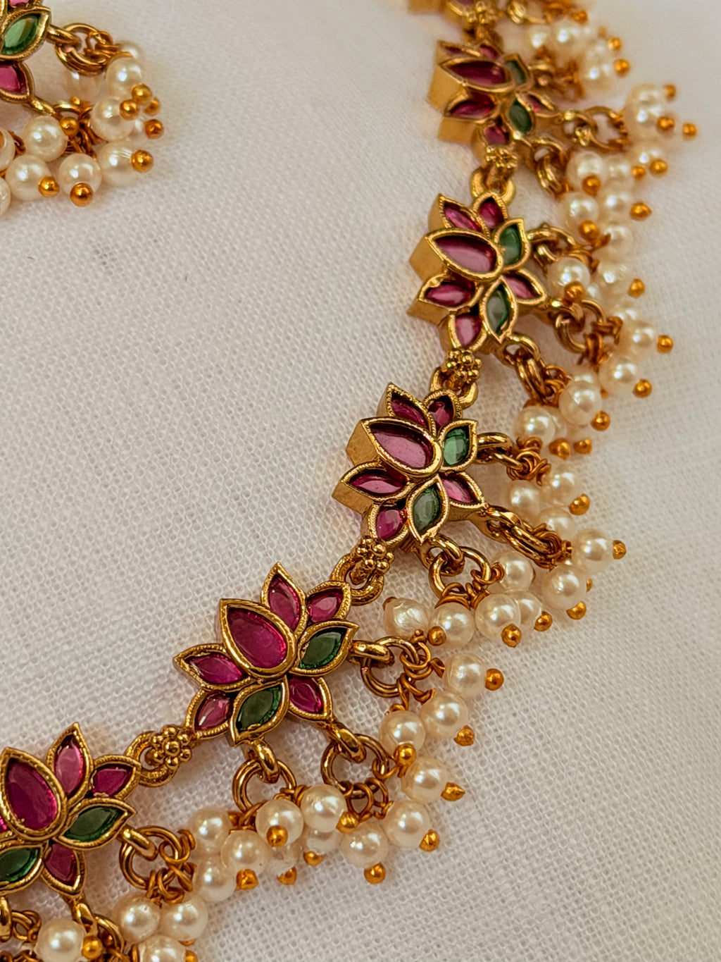 Padmika Lotus Kemp Stone Pearl Choker Set - Ruby (2)