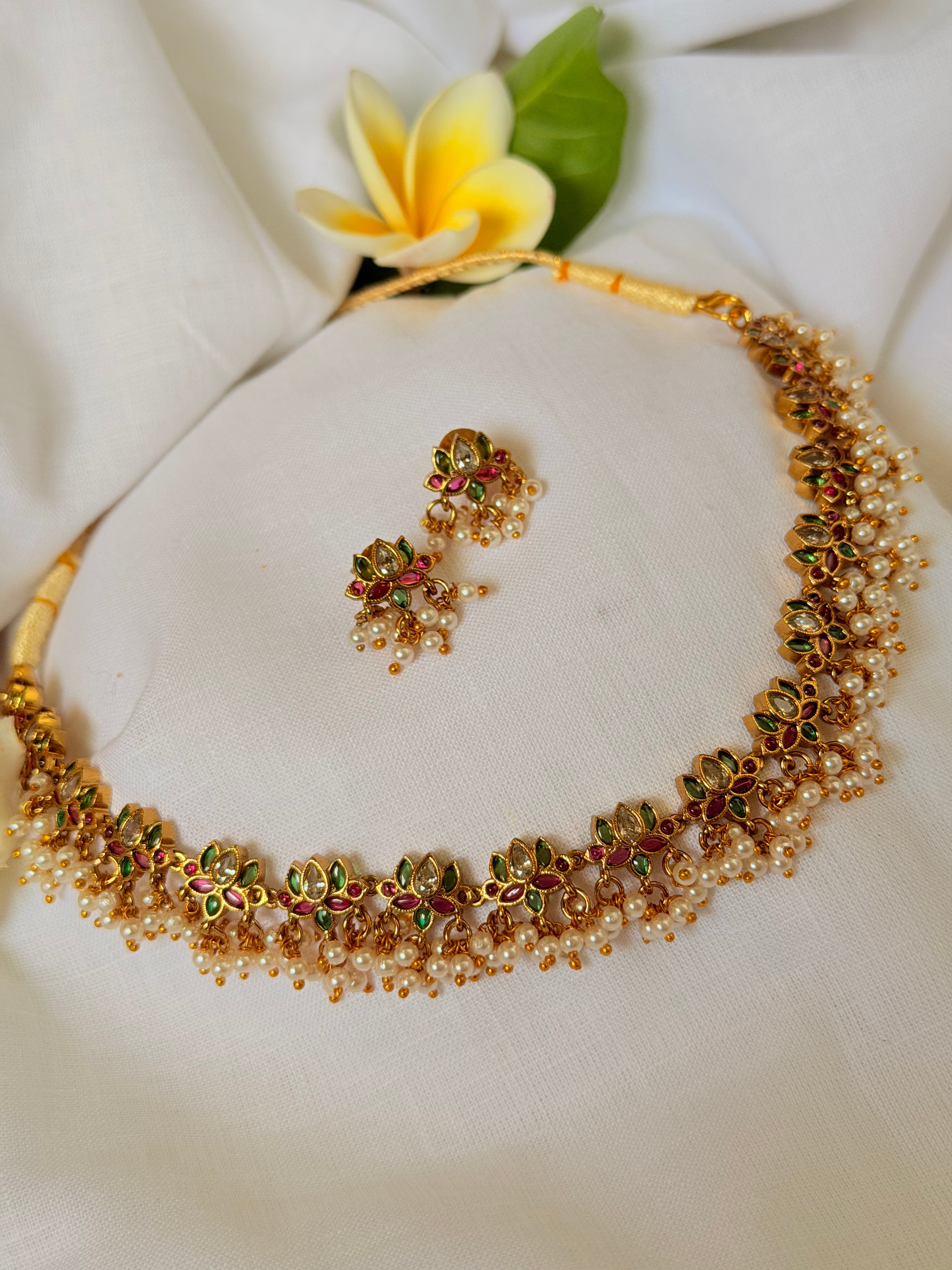 Padmika Lotus Kemp Stone Pearl Choker Set - White (1)