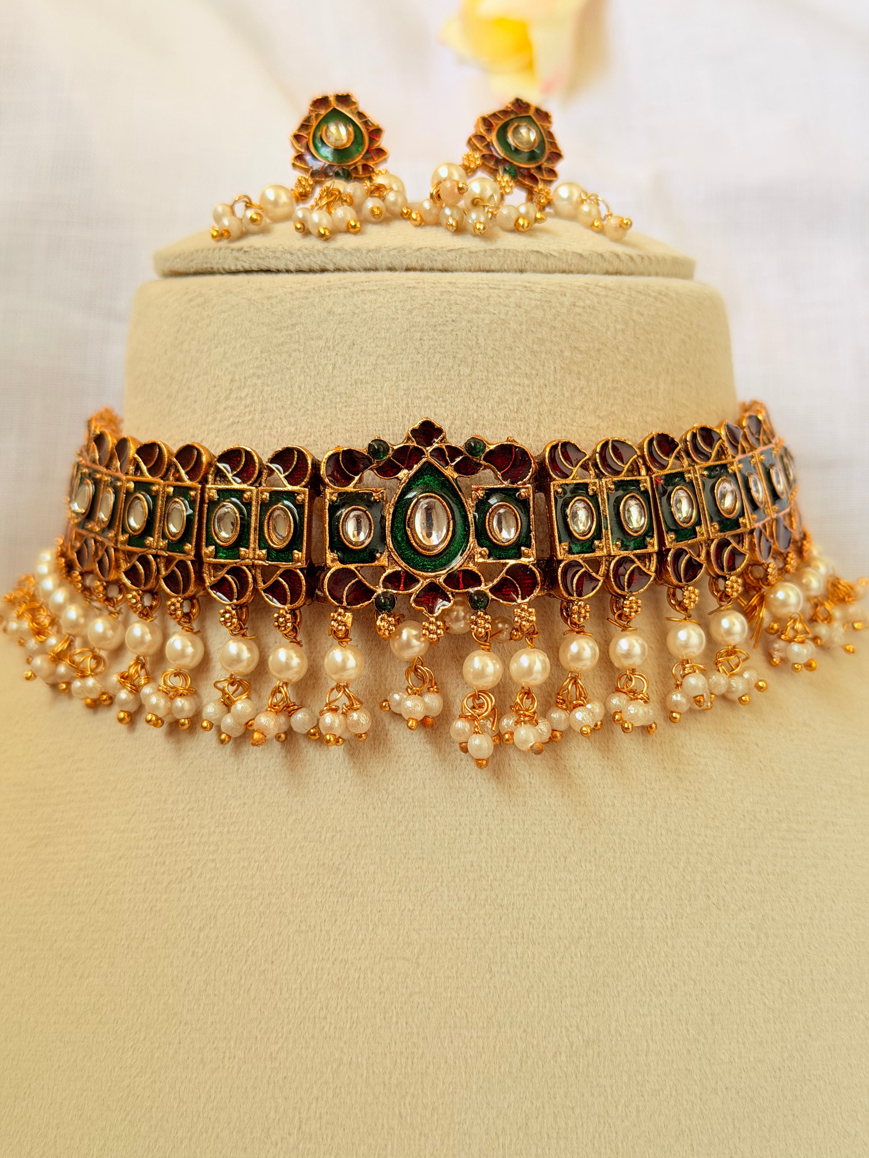 Mrunalini Enamel Pearl Choker Set - Green (2)