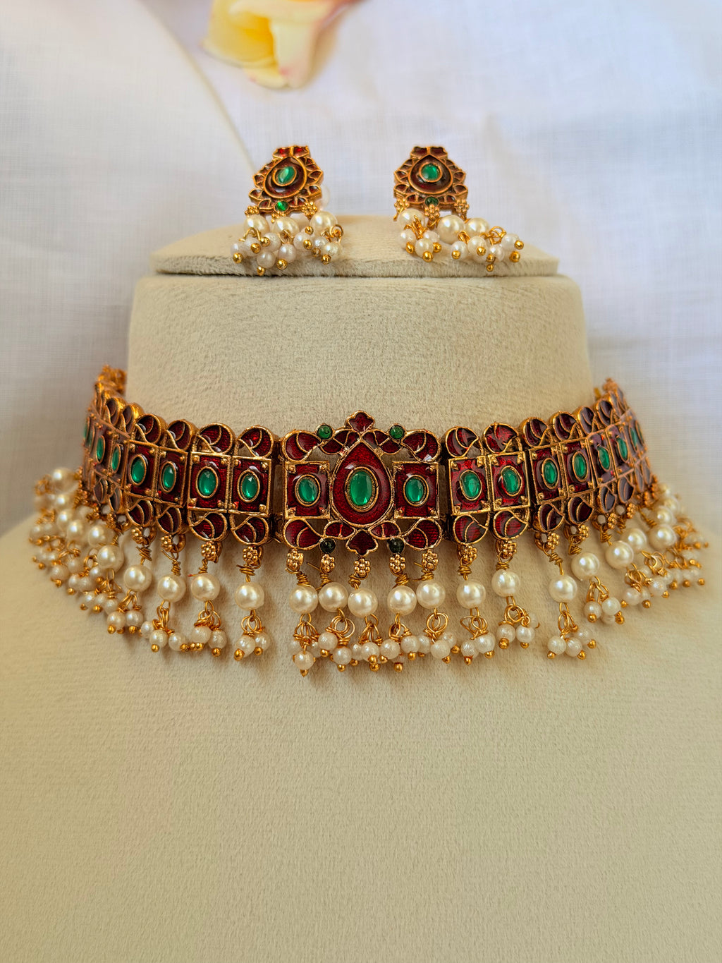 Mrunalini Enamel Pearl Choker Set - Red (1)