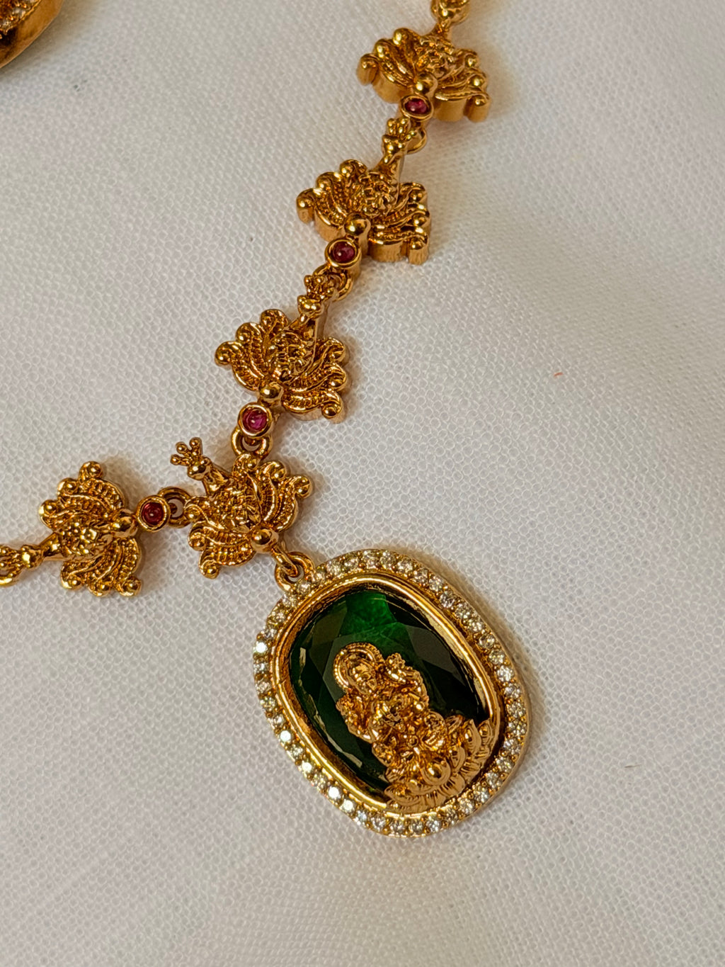 Aarvika Lakshmi Emerald Pendant Temple Choker Set - Aarvika Lakshmi Emerald Pendant Temple Choker Set (2)