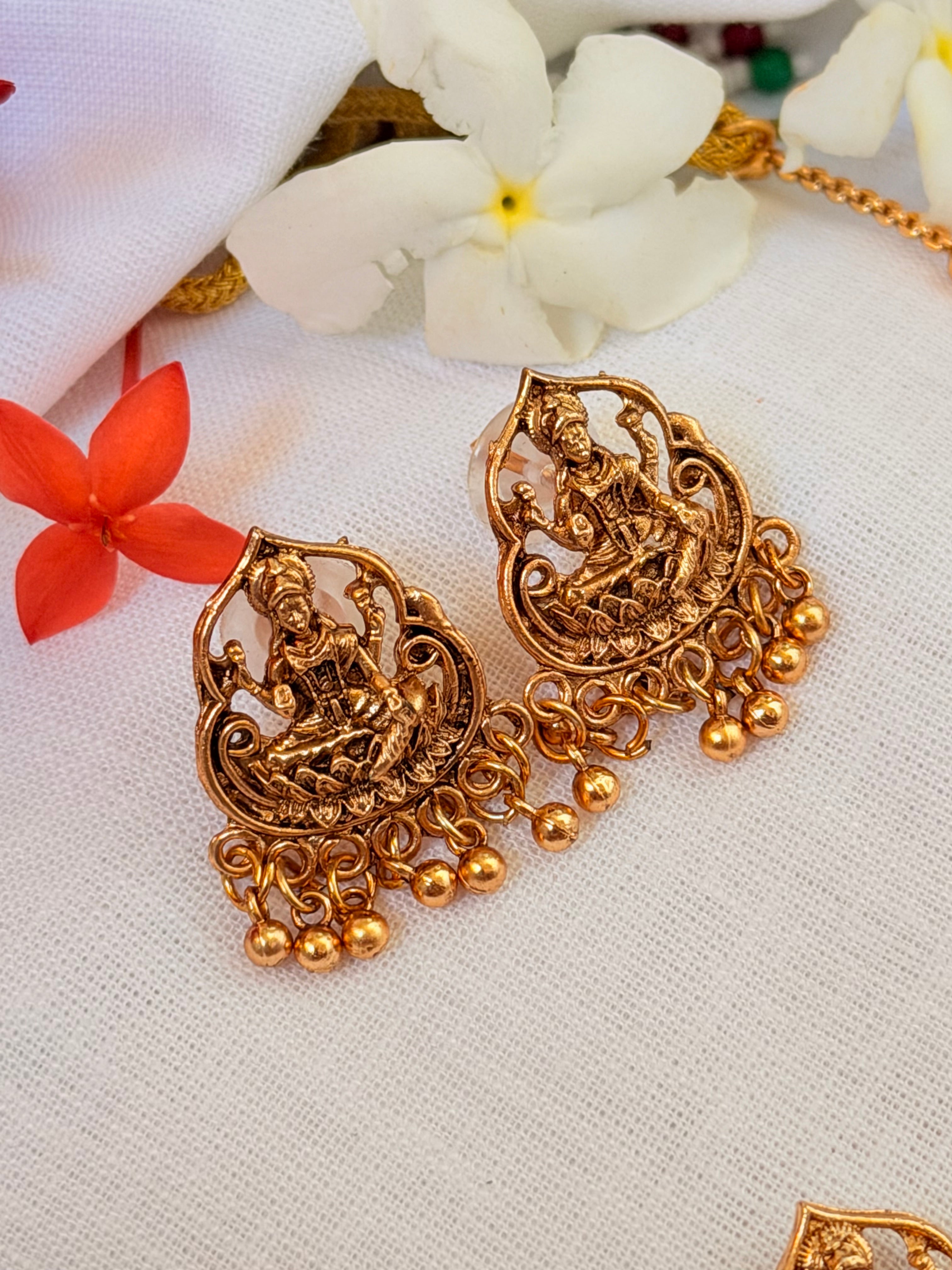 Vedanika Minimal Lakshmi Necklace - Vedanika Minimal Lakshmi Necklace (3)