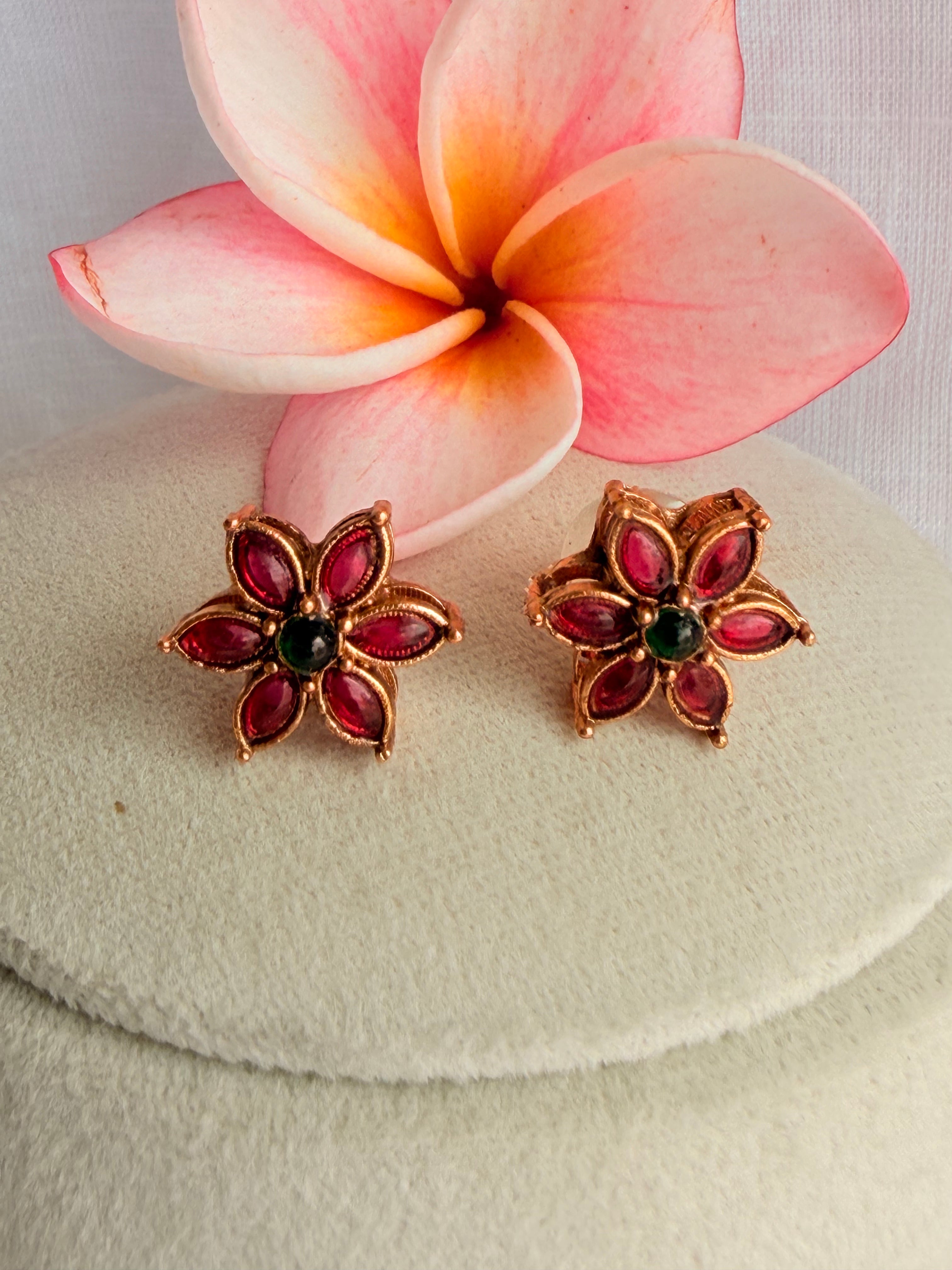 Anaya Pearl Flower Necklace Set - Anaya Pearl Flower Necklace Set (2)