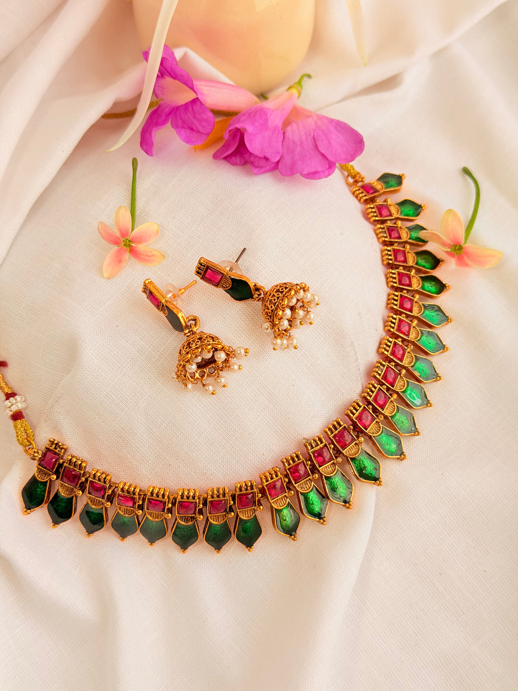 Pallavi Enamel Necklace Set - Green (1)