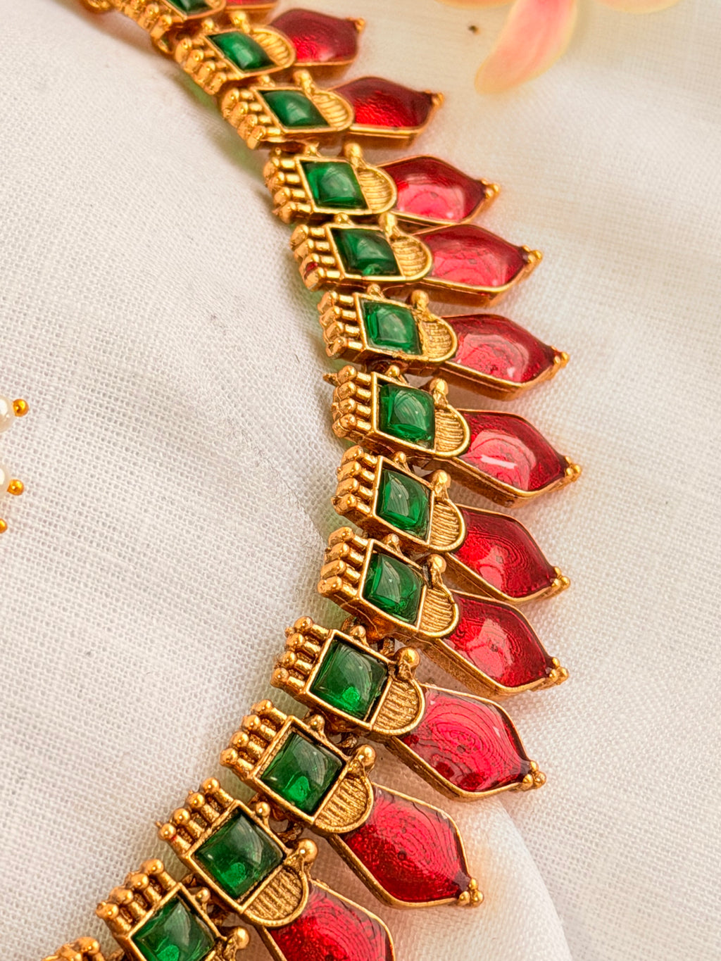 Pallavi Enamel Necklace Set - Red (2)