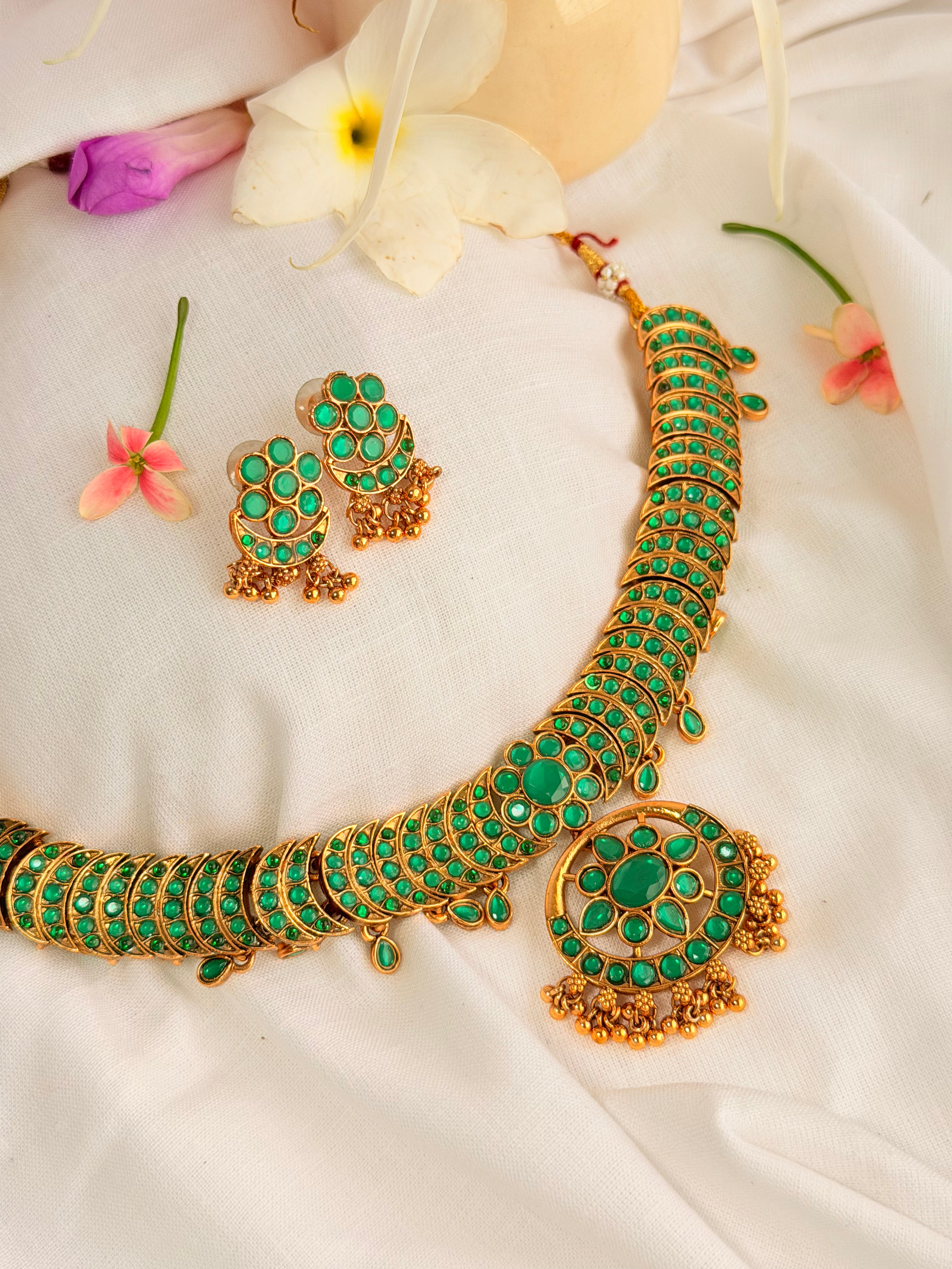 Amudhavalli Necklace Set - Green (1)