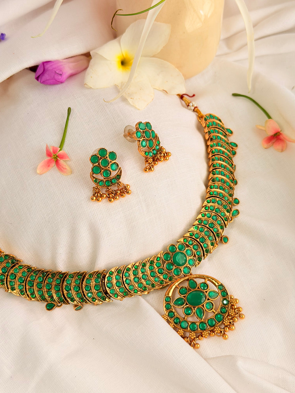 Amudhavalli Necklace Set - Green (3)
