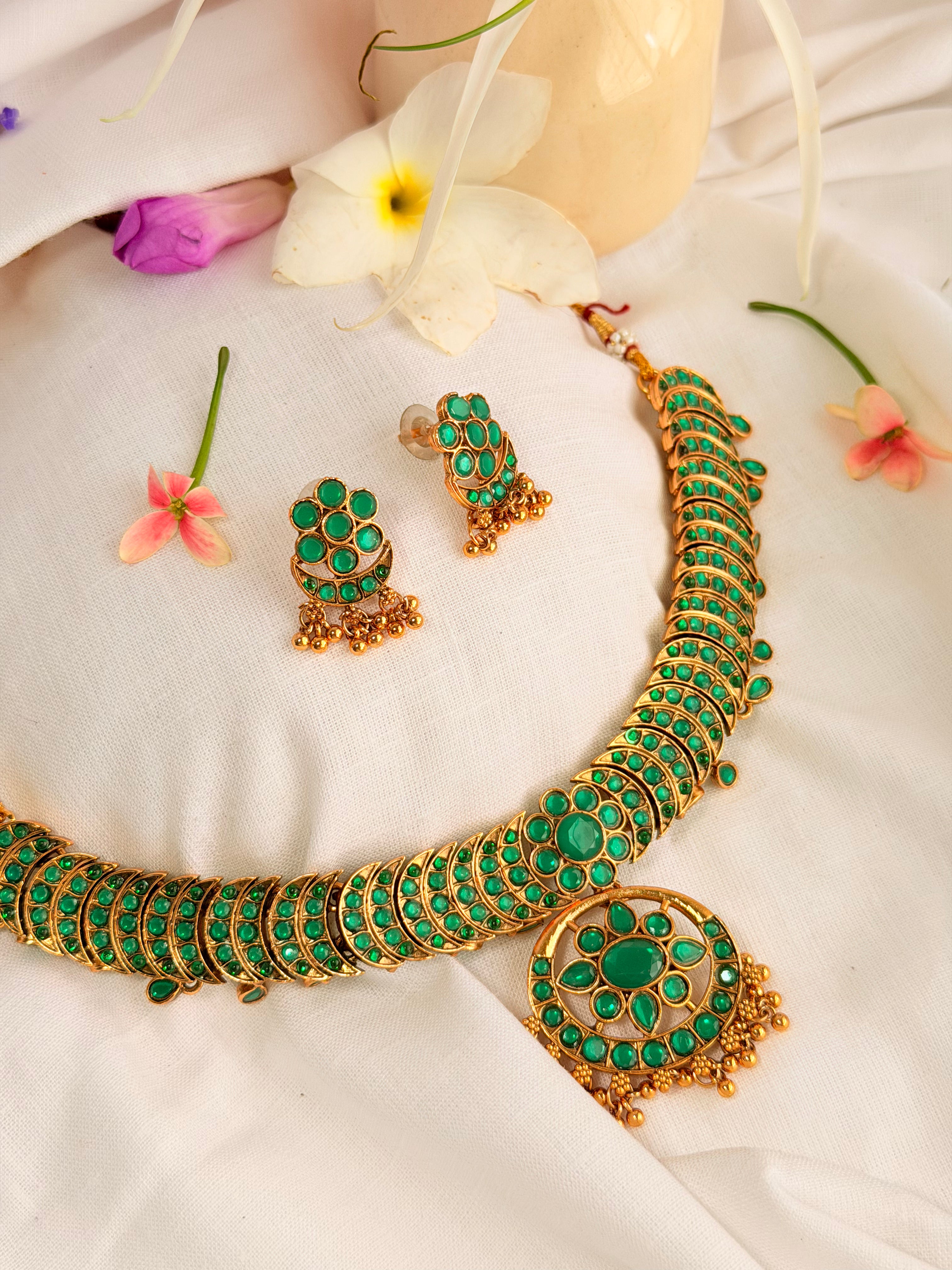 Amudhavalli Necklace Set - Green (3)